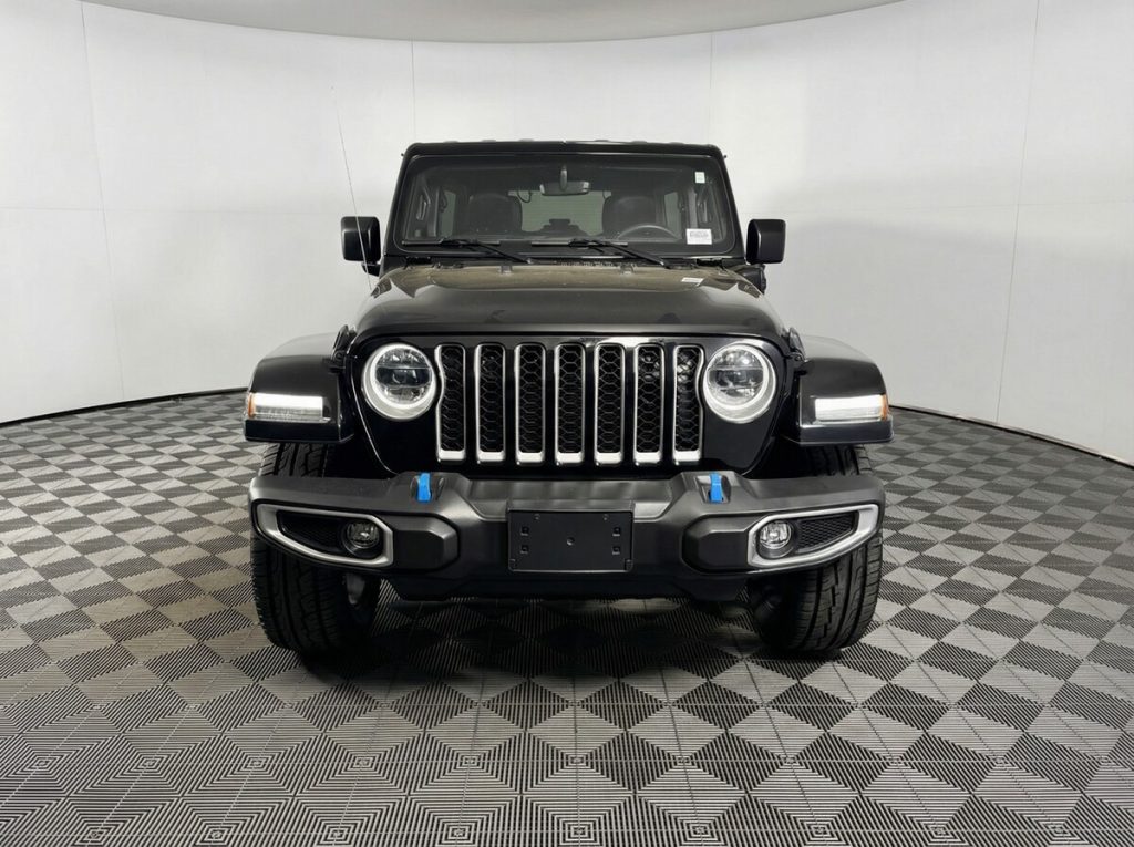2023 Jeep Wrangler Sahara 4xe With Navigation & 4WD